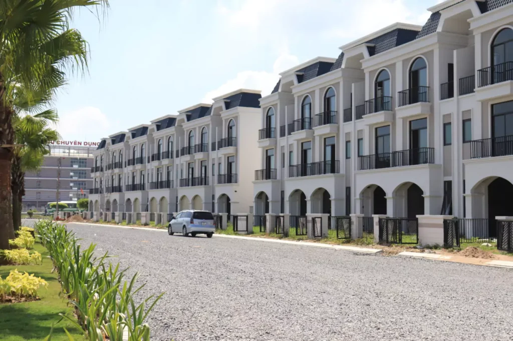 nhà thô Lavilla Green City 1